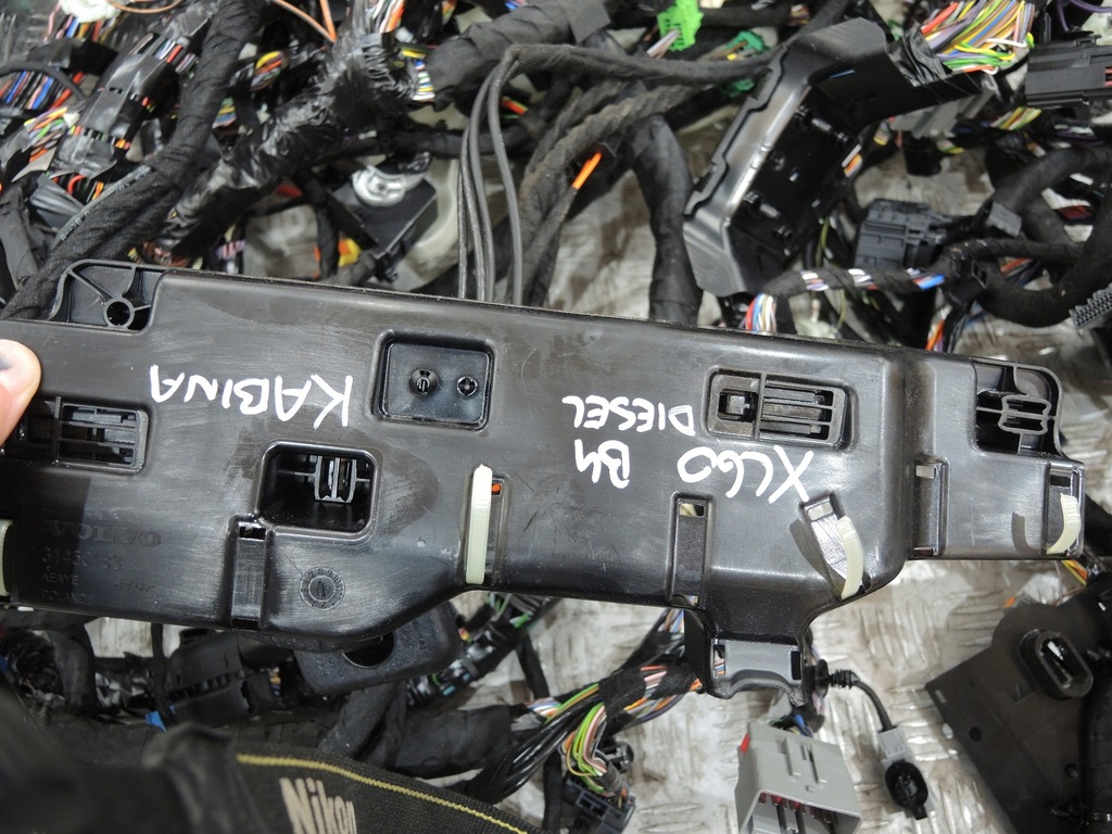 фото №2, Volvo xc60 ii b4 електропроводка салону автоматична коробка передач