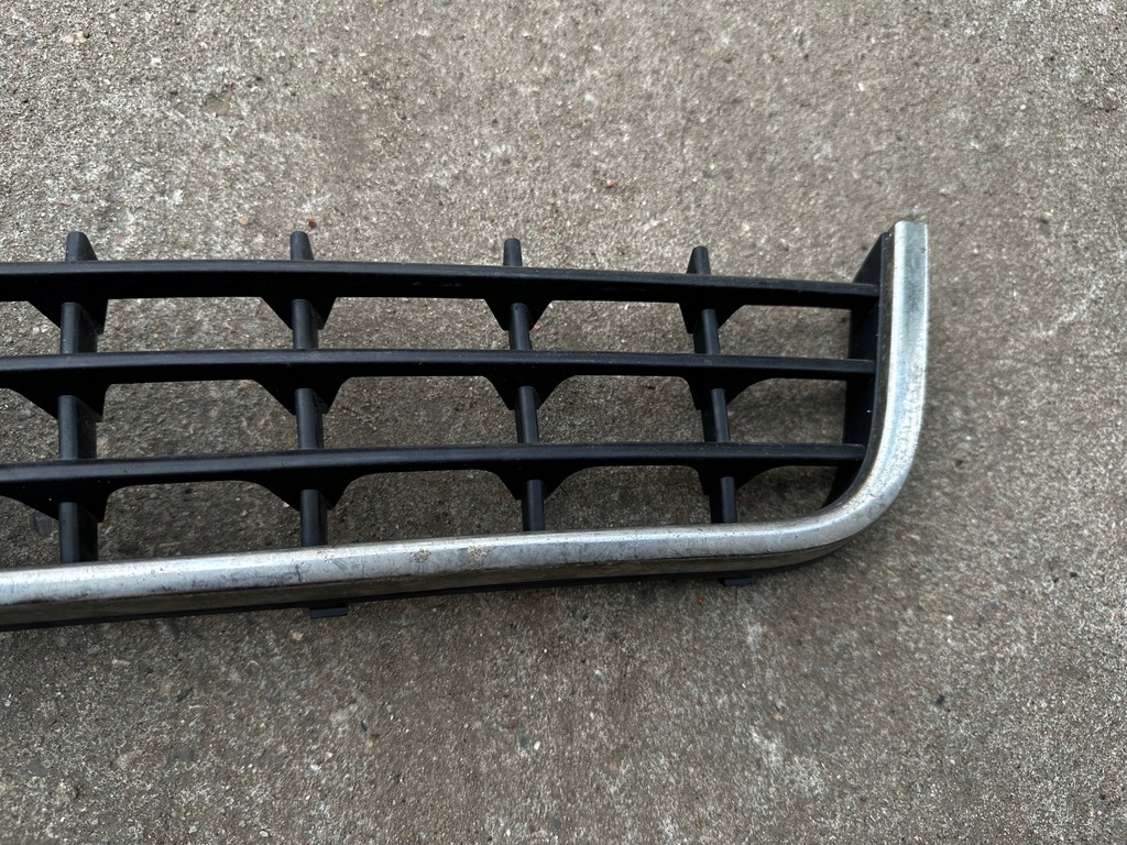 фото №5, Решітка бампера перед 4d0853667d audi a8 d2