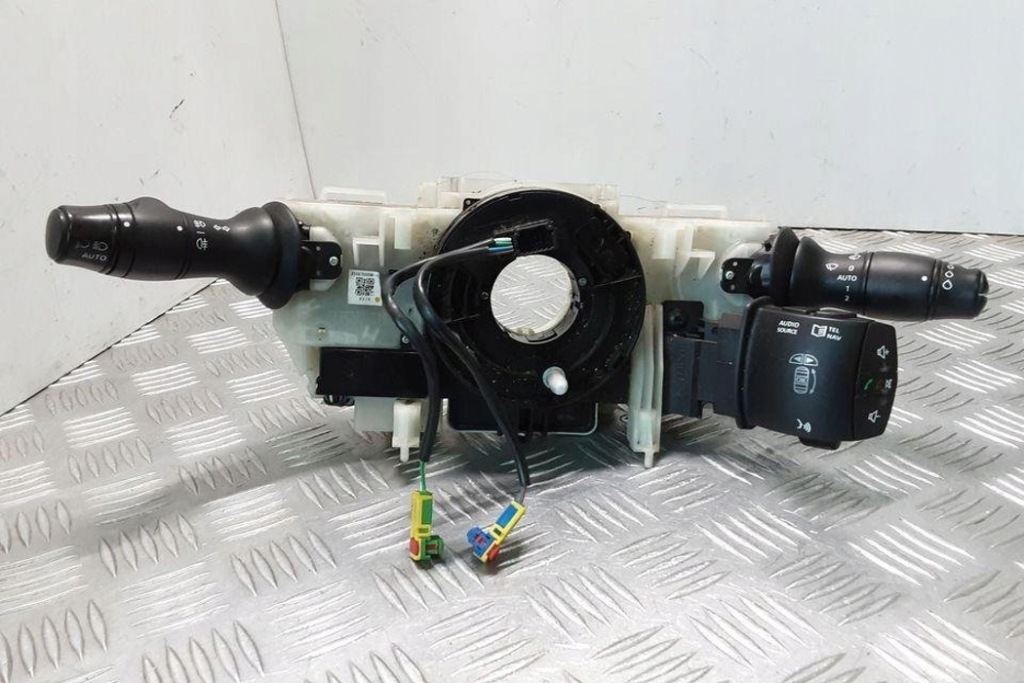 фото №1, Переключатели renault latitude l70_ 255670009r 2.0l дизель 110kw 2011