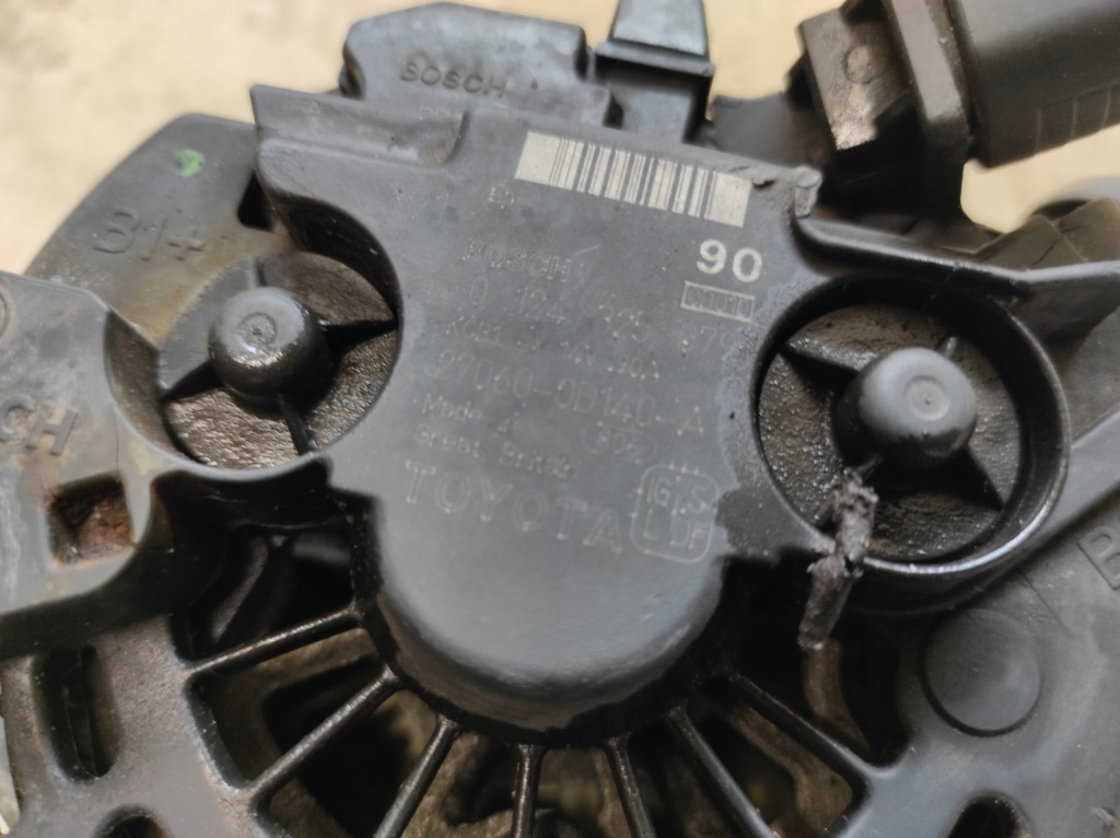 Toyota avensis 2 ii t25 03- 1.8vvti генератор 27060-0d140 Недорого