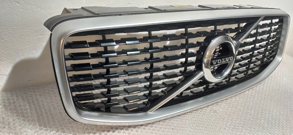 фото №3, Решітка радіатора решітка радіатора volvo xc60 ii 2 r-design