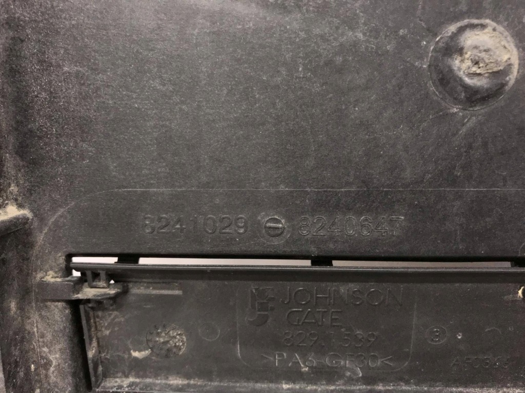 Peugeot 308 2017 електричний вентилятор радіатора 5021216 в Україні