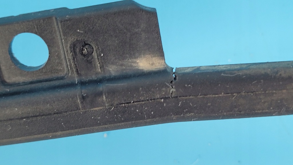 Купить Mercedes eqe 350+ 23r прокладка крыла левая a2958820100