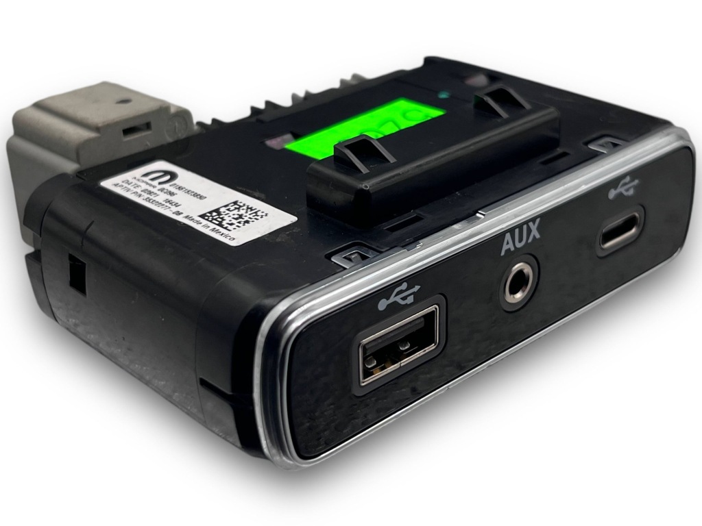 фото №1, Alfa romeo stelvio разъём usb aux 01561523850 m