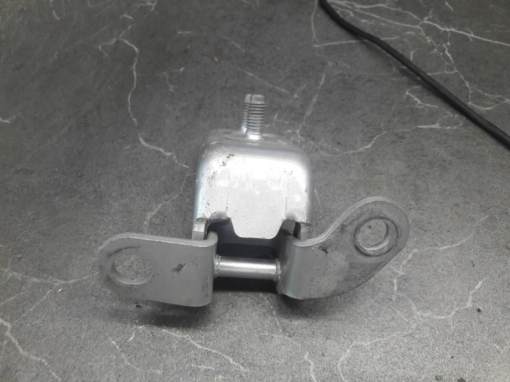 фото №2, Петля дверь левый задняя dół lexus rx300