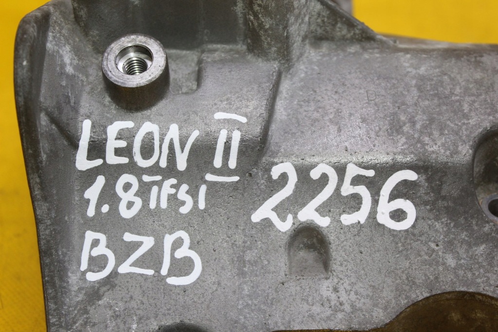 фото №9, Основа фільтра оливи seat leon ii vw audi skoda 1.8 tfsi bzb 06j903143ah