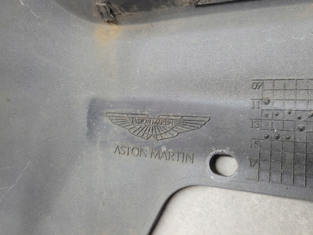 Диффузор накладка бампера спойлер задний  aston martin vantage v12 v8 Недорого