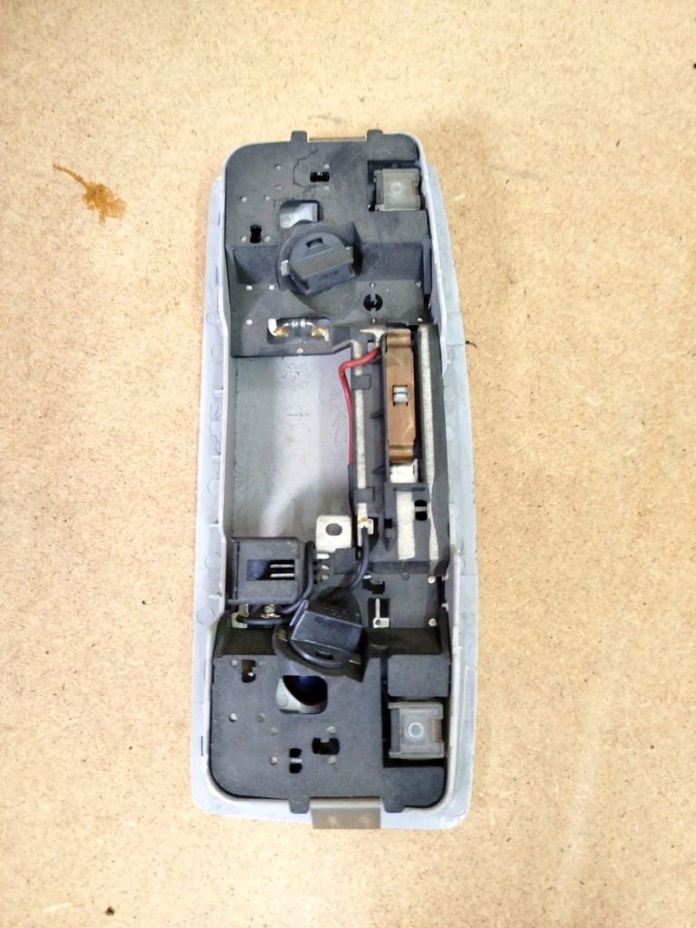 фото №2, Лампа потолочный освещение кабины перед mazda 6 kombi #2