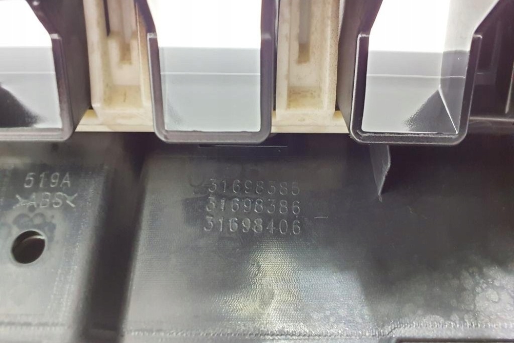 фото №1, Решётка радиатора volvo xc90 ii 31698385 2022