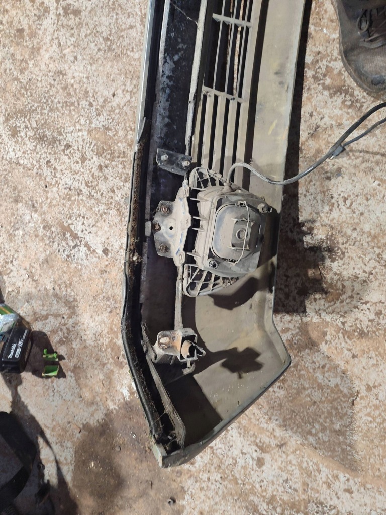 Бампер передній mercedes-benz 380 560sec c126 в Україні