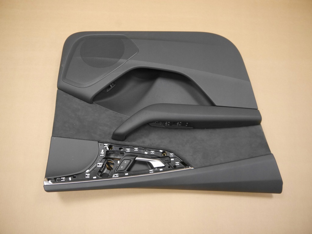 фото №1, Audi q7 4m обшивка двері перед alcantara