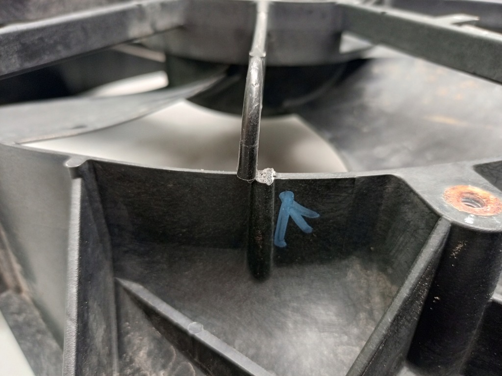 Suzuki grand vitara 2 2 2009- вентилятор радіатора корпус 168000-7980 ÷ в Україні