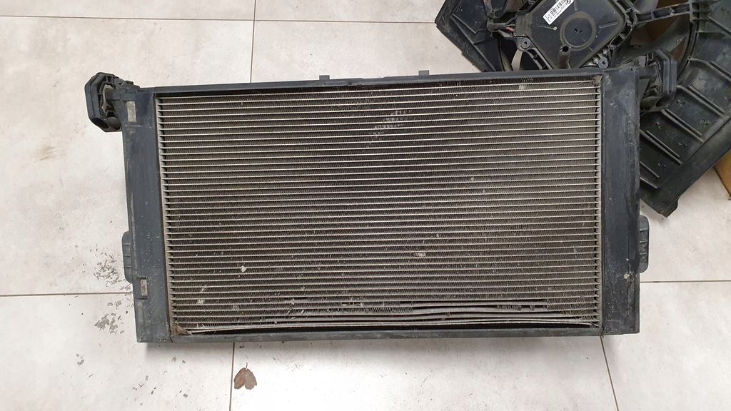 фото №11, Bmw i3 радіатор вентилятор pas передній