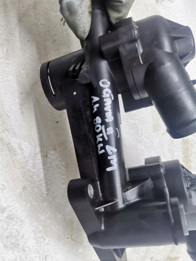 фото №7, Корпус термостата skoda octavia ii lift 1.4 tsi