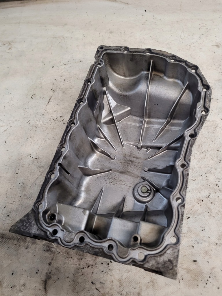 Купить Поддон масляная оригинальный номер 7700111746 renault scenic 1 1.9dci