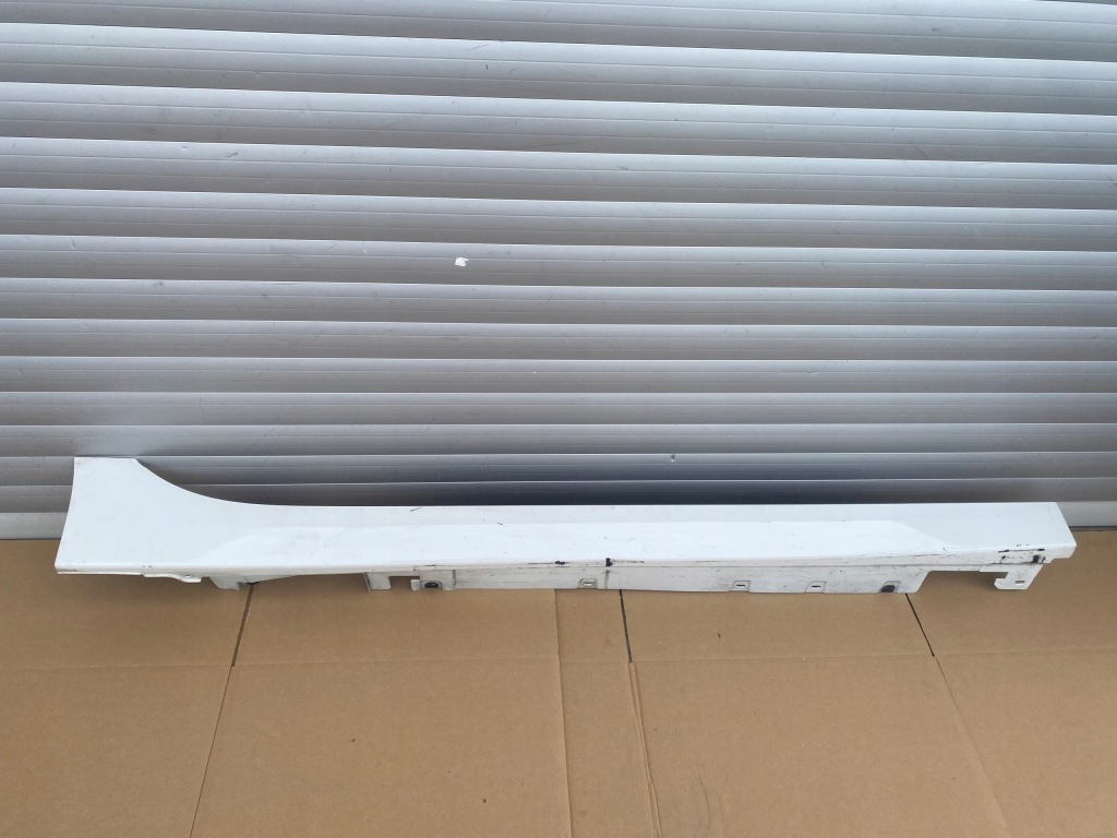 фото №1, Bmw 1 f40 2 f44 молдинг порог порог правая 7461382