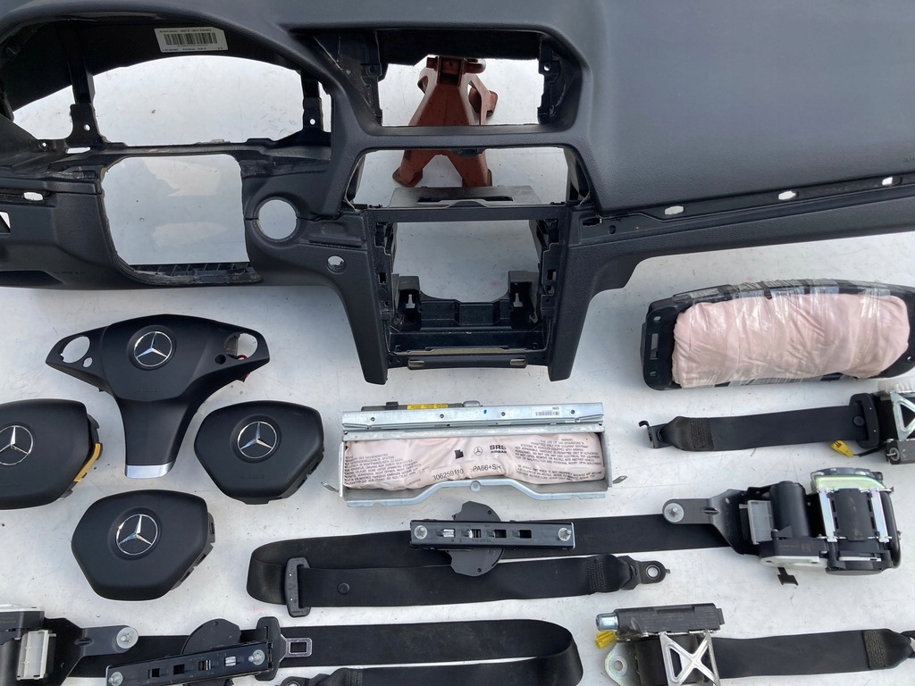 фото №6, Mercedes w207 приборная панель приборная панель консоль подушки безопасности ремни