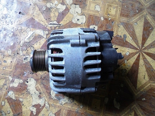 фото №1, Renault генератор 231007033r-c