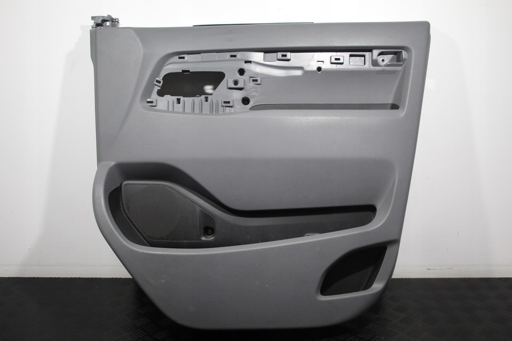 фото №1, Обивка обшивка дверь правый перед traveller expert iii 3