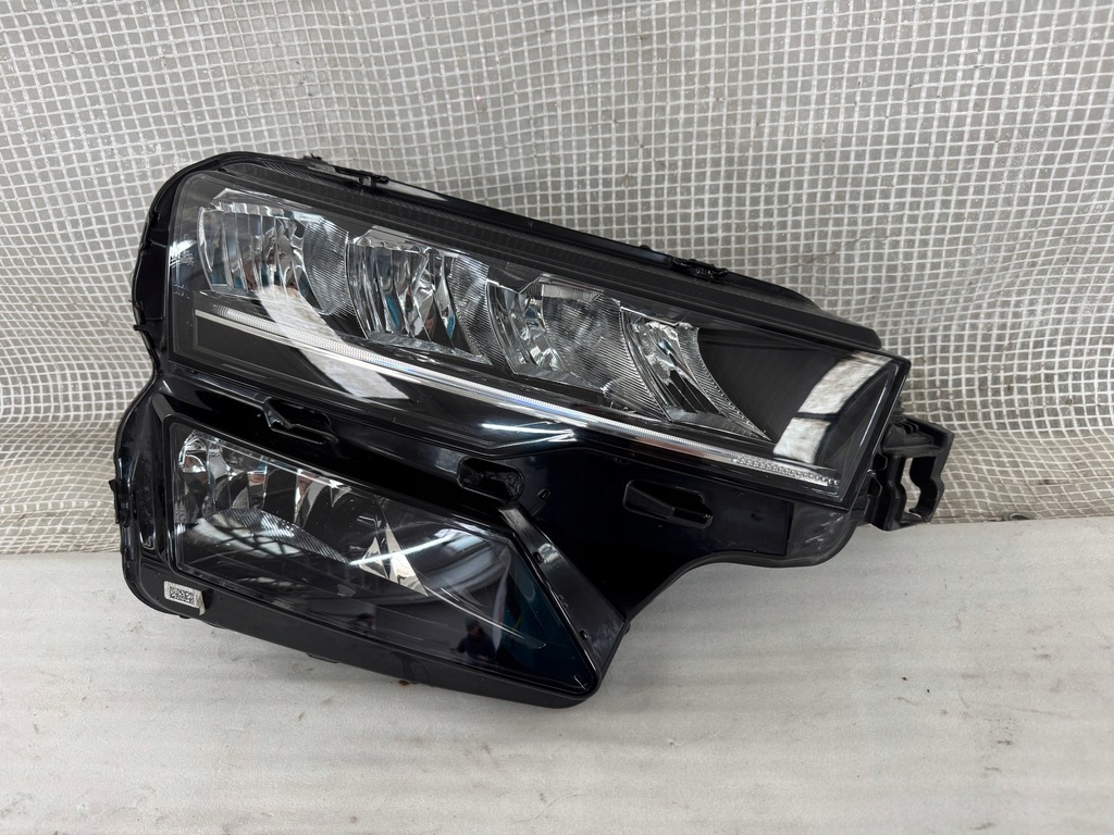 фото №1, Skoda karoq lift правая лампа передняя
