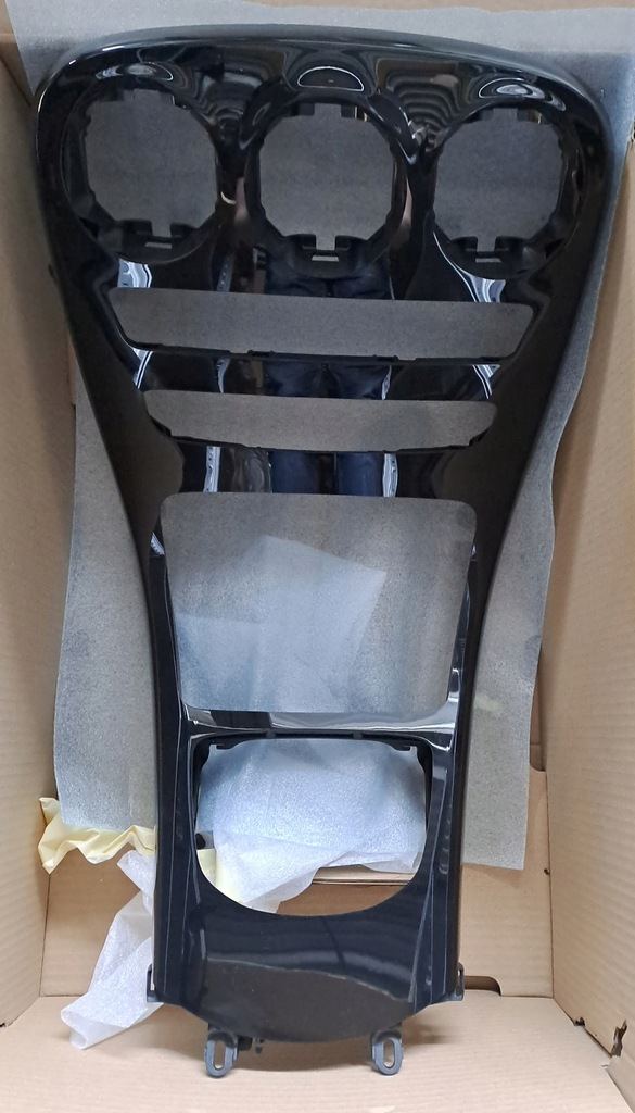 фото №1, Защита консоли центральной mercedes glc w253