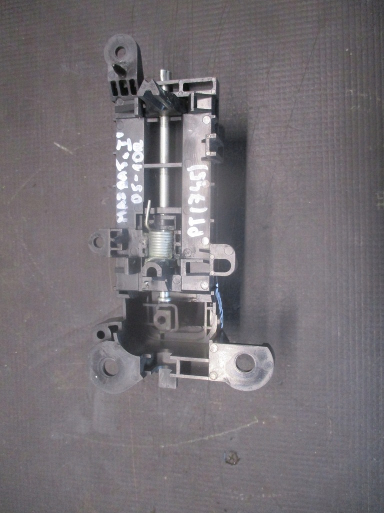 фото №5, Ручка внутренняя правый задняя mazda 5 05-10r.