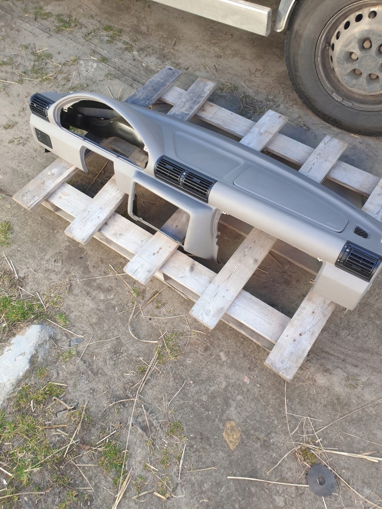 фото №1, Bmw e36 compact панель приладів приладова консоль