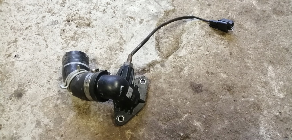 фото №1, Renault talisman 1.5 dci шланг wody 147138070r