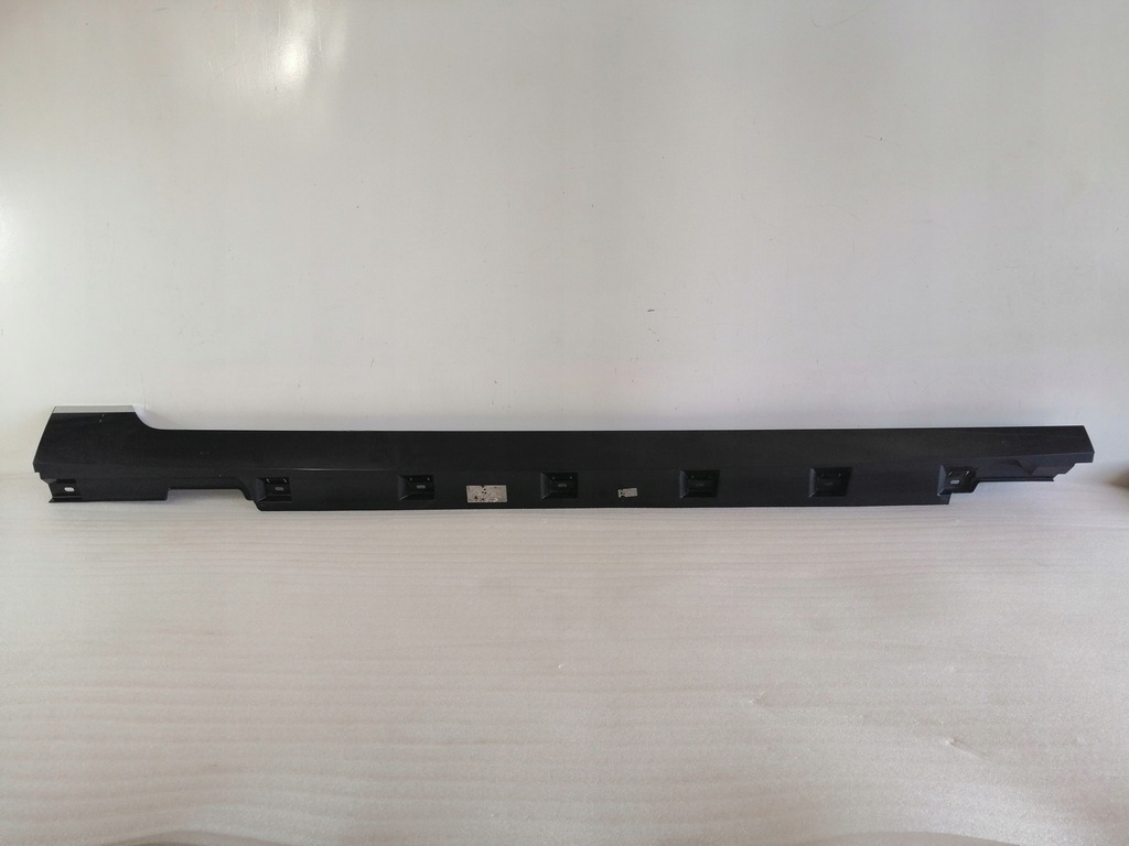 фото №1, Порог молдинг порог правая vw passat b8 3g0853858f