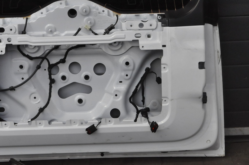 фото №8, Land rover defender ii 20- крышка багажника задняя задняя стекло