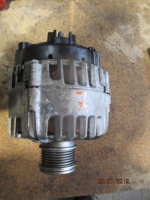 фото №1, 7. генератор vw 04l903021d