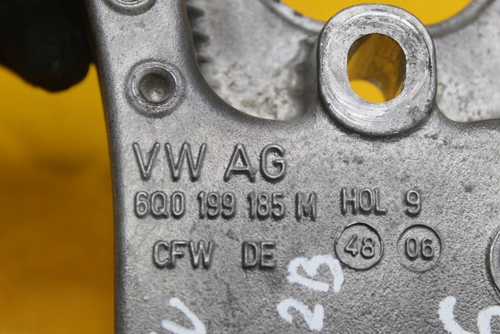 фото №7, Кронштейн двигуна vw fox polo 1.2 b 6q0199185m