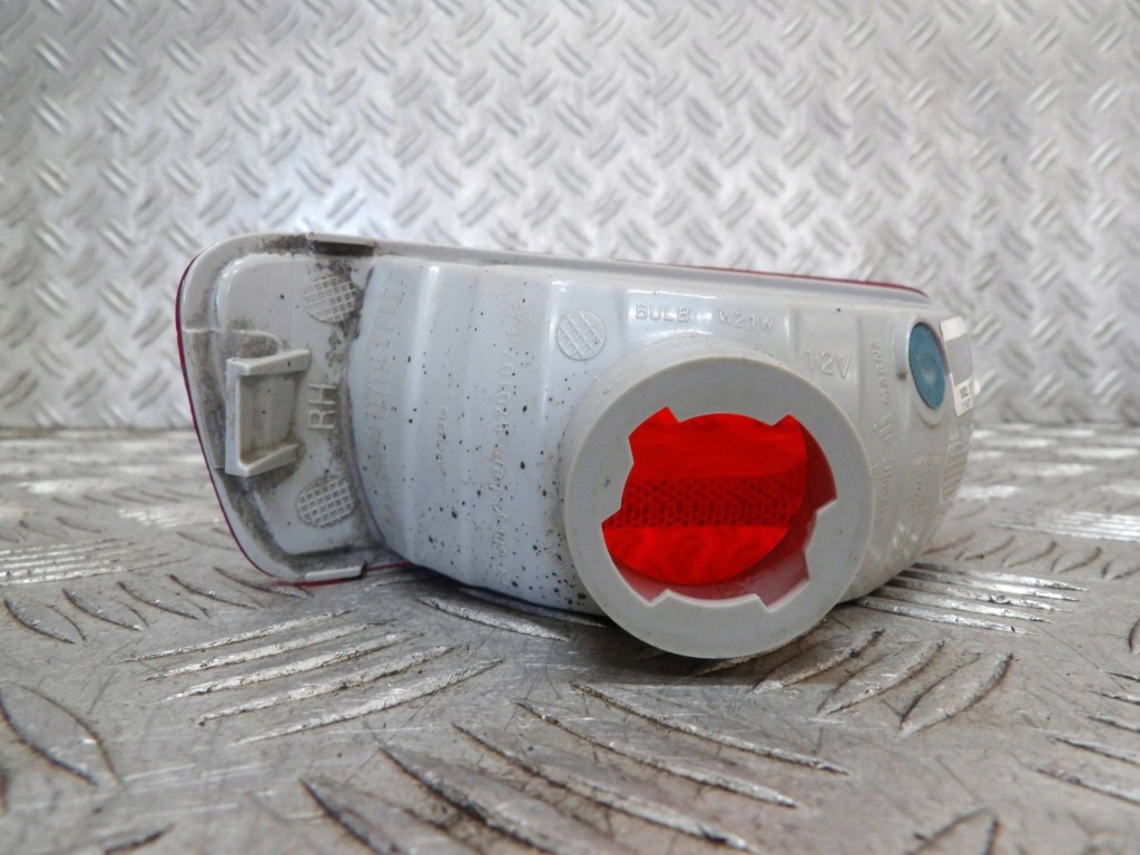 Jeep grand cherokee wk2 лампа правая задний  w бампер с Разборки