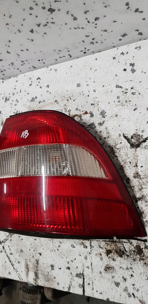 фото №9, Opel vectra b лампа правый + левый задняя задняя 90568049 90568047