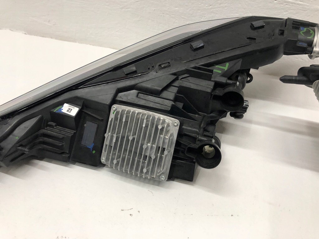 фото №14, Chevrolet corvette c8 лампа права ліва full led комплект 20 -