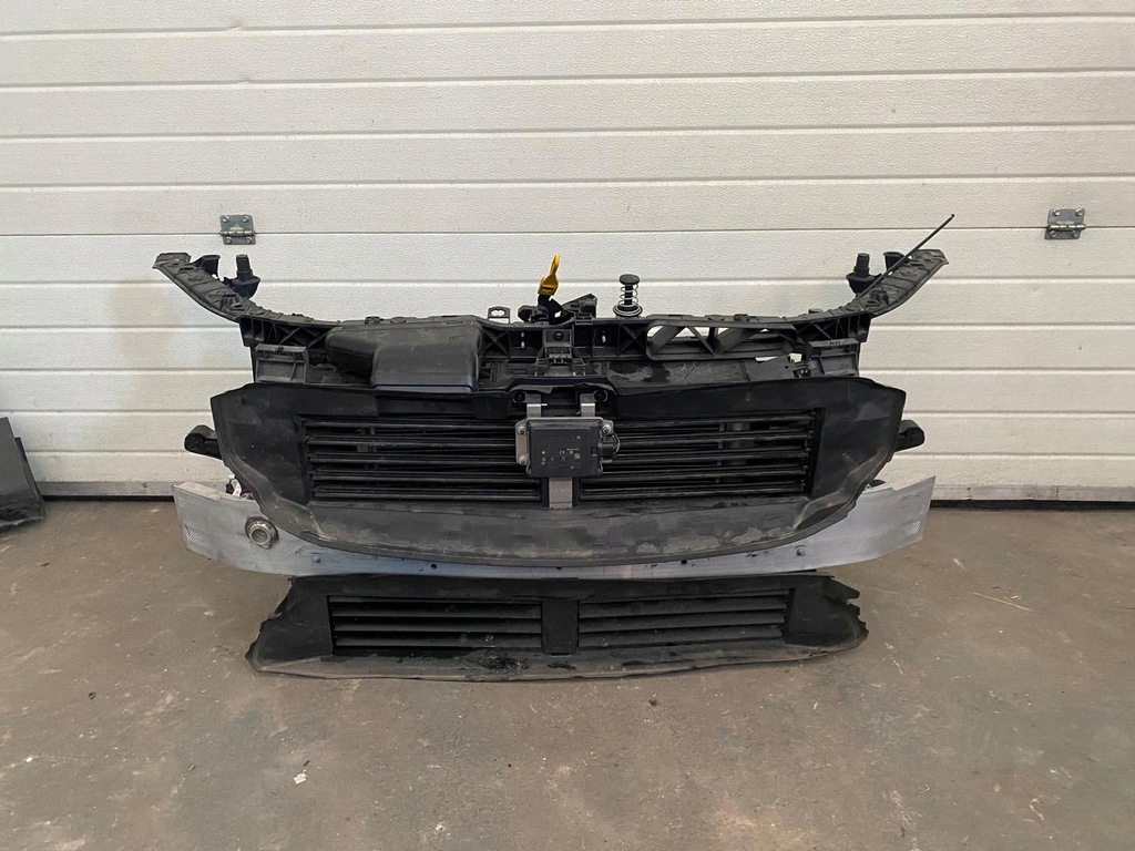 фото №5, Бампер капот лампа pas kompletny перед mercedes glb 247