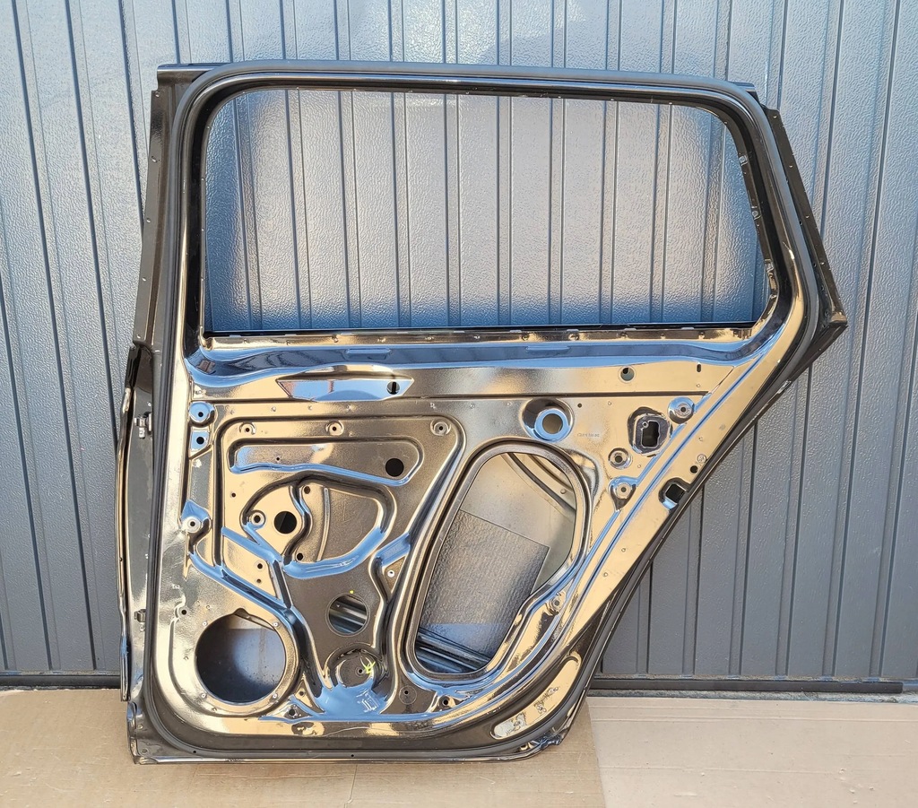 фото №11, Skoda superb iii 3 3v9 kombi дверь задняя правый