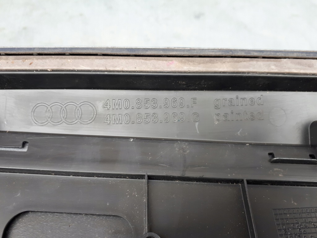 фото №9, Audi q7 4mo 15-19 2015-2019 молдинг левая задняя na дверь зелёный