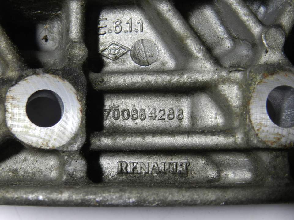 фото №4, Кронштейн кронштейн генератора 1.2 renault 7700864288