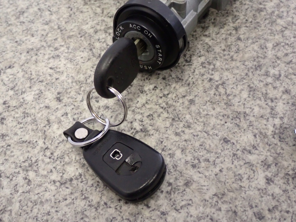 фото №4, Hyundai matrix 1.5d 08- набір стартовий бортовий комп'ютер