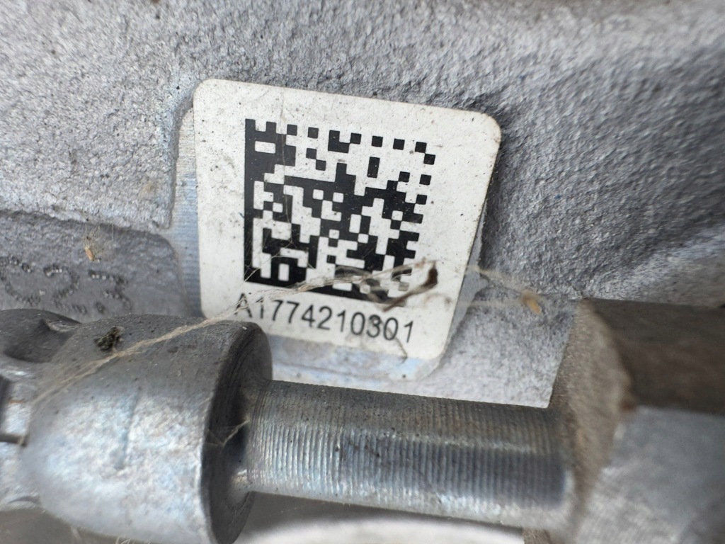 Поворотний кулак амортизатор лівий перед mercedes gla h247 jan poznań Київ