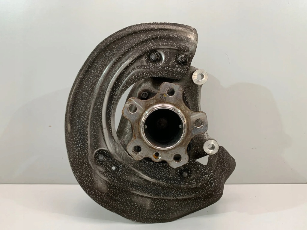 фото №1, Bmw 4 g26 поворотный кулак левая 6892507 idealna