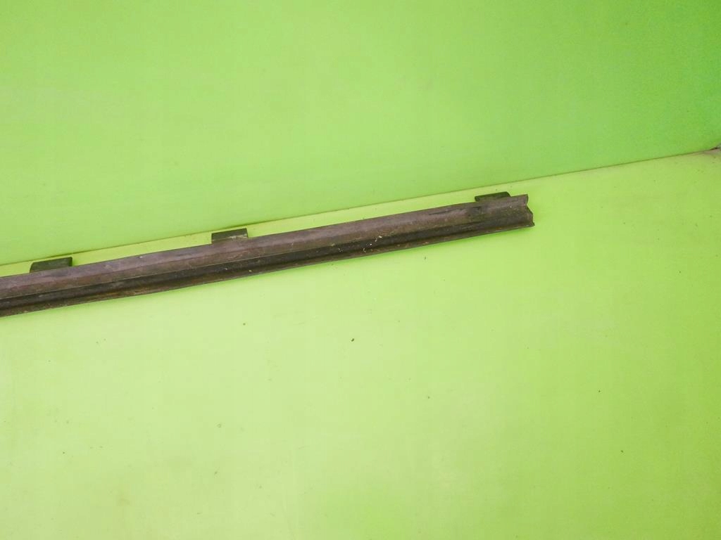 фото №7, Молдинг ущільнювач права перед vw polo iv 9n hb 3d