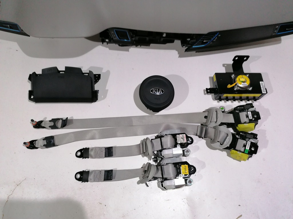 фото №6, Kia niro приборная панель консоль подушка безопасности подушки безопасности ремни оригинал демонтаж