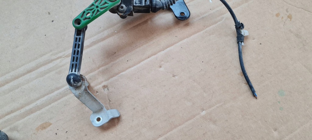 Q3 83a датчик вирівнювання лампа лівий задній 5q0907503 vw tiguan ii Ціна