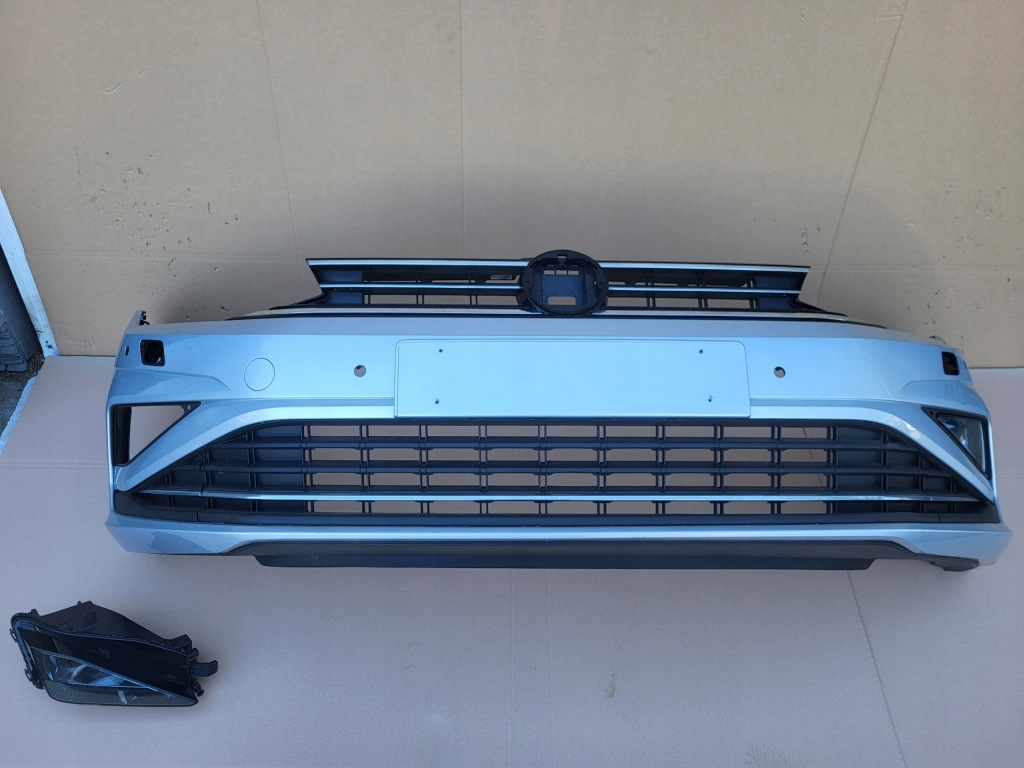 фото №1, Vw golf sportsvan lift 18- бампер передний решётка радиатора