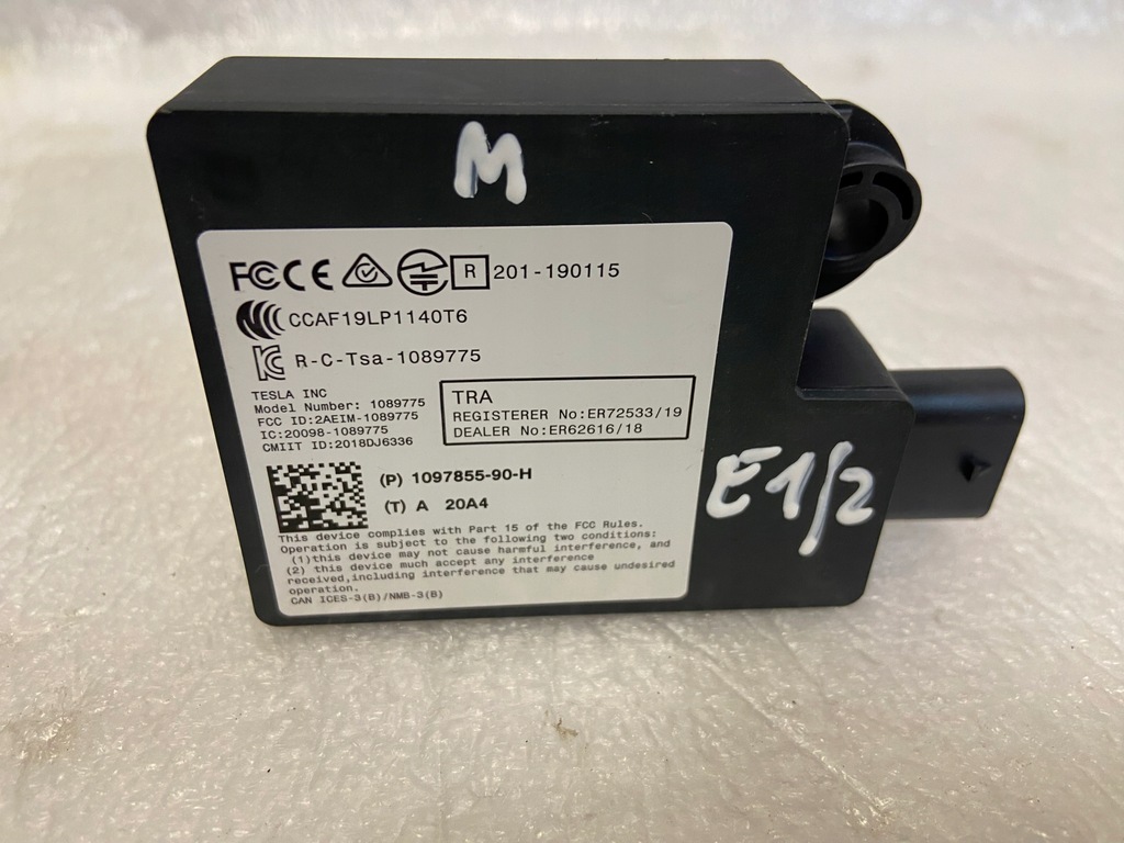 фото №1, Tesla 3 радар задний 1097855-00-f