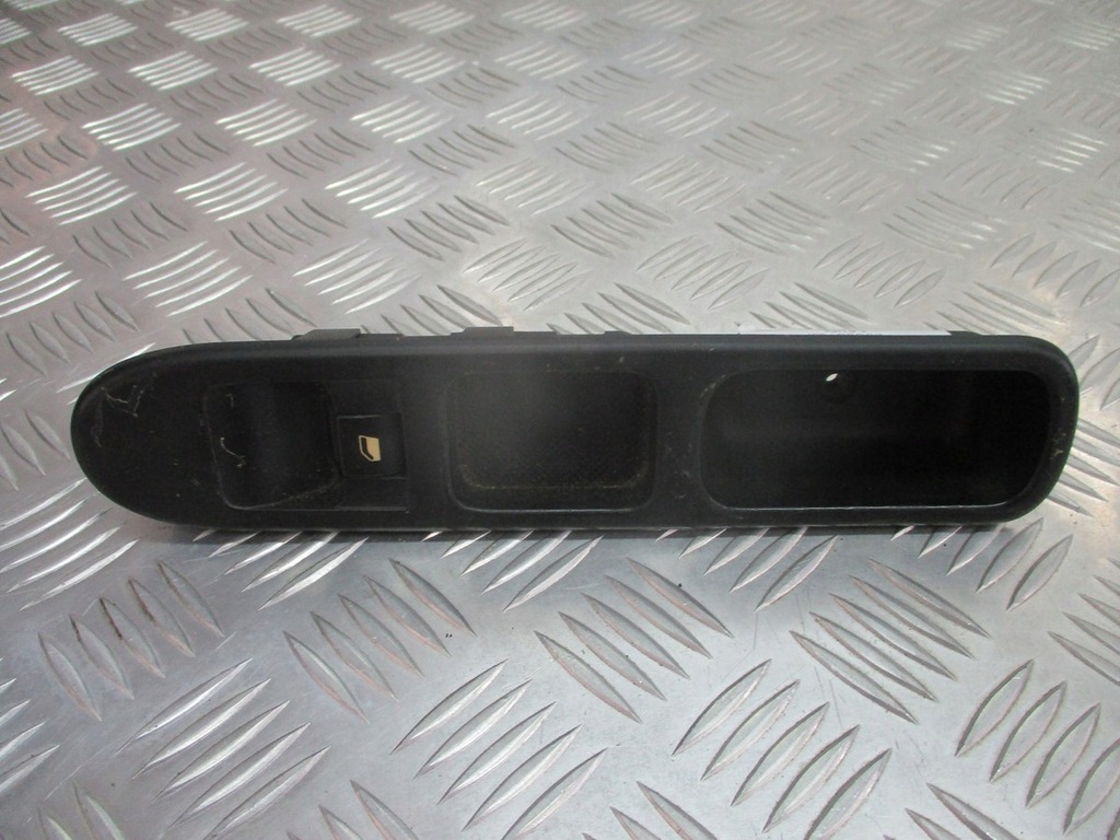 фото №1, Панель стекло правый перед peugeot 307