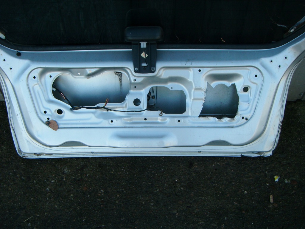 фото №10, Suzuki alto v 98-04 крышка багажника с стекло