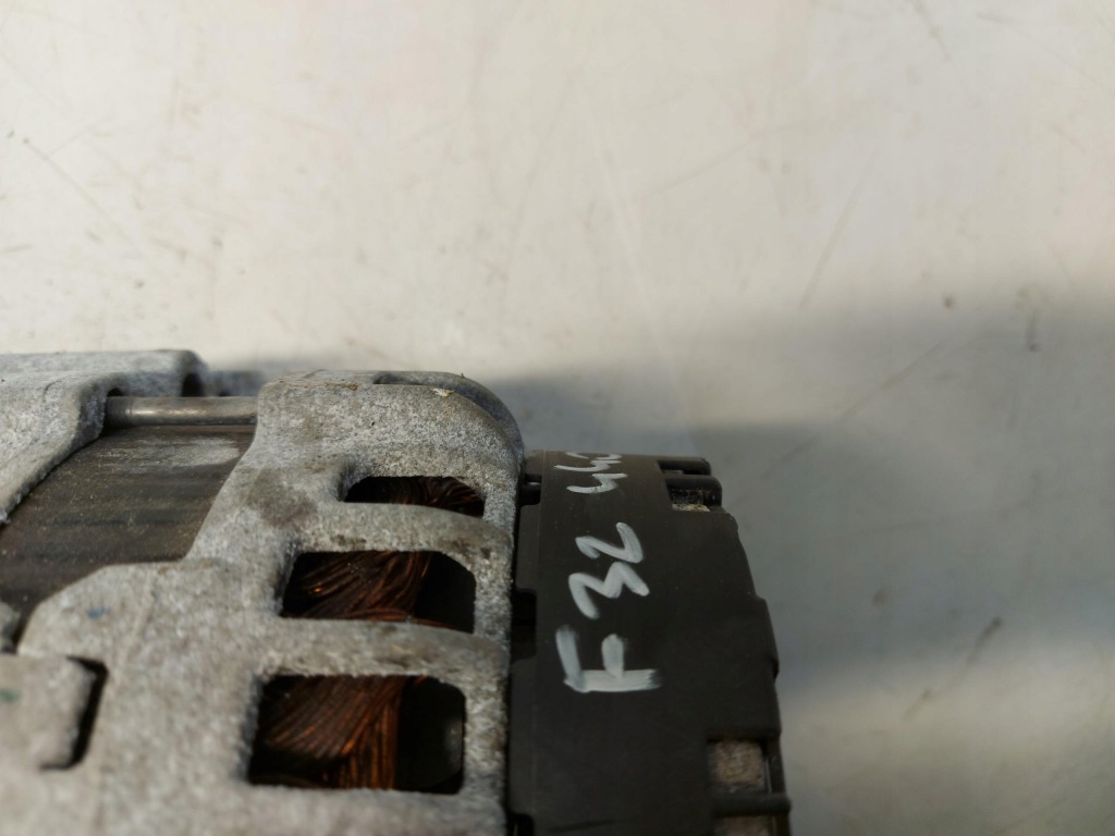 Bmw f32 f33 3.0 430i coupe генератор справний 8614276 в Україні